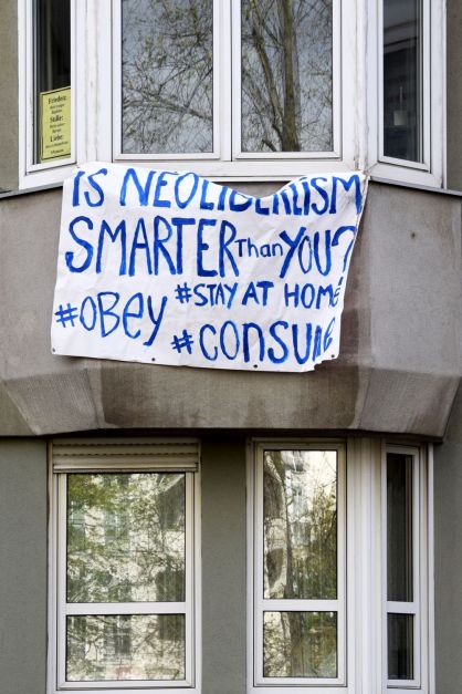 Is Neoliberalism Smarter than You. Left Behind. Berlin, 2020. © Trashbus ǀ Renata Britvec